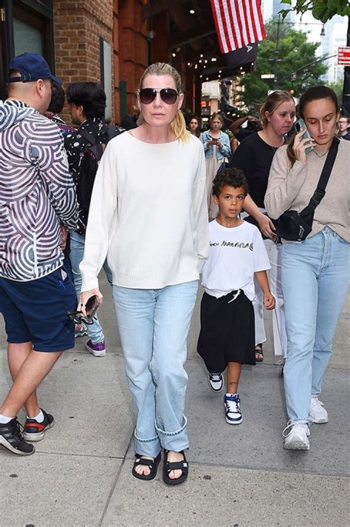 Ellen Pompeo & Son Eli Go On NYC Outing: Photos – Hollywood Life