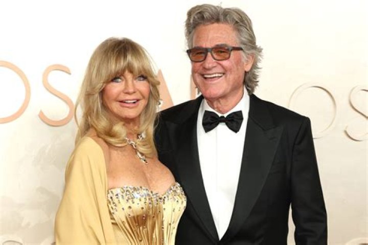 Goldie Hawn, 76, Pairs Black Swimsuit With Sexy Sarong On Italian Getaway With Kurt Russell: Photos